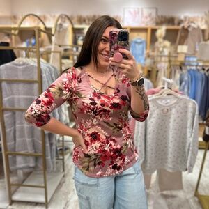 Cross neck floral 3/4 sleeve